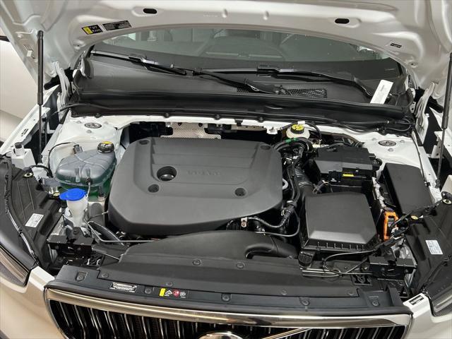new 2025 Volvo XC40 car, priced at $46,435