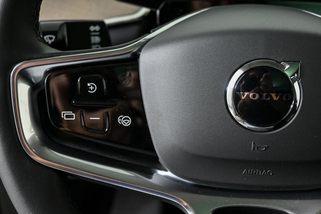 new 2025 Volvo EX90 car
