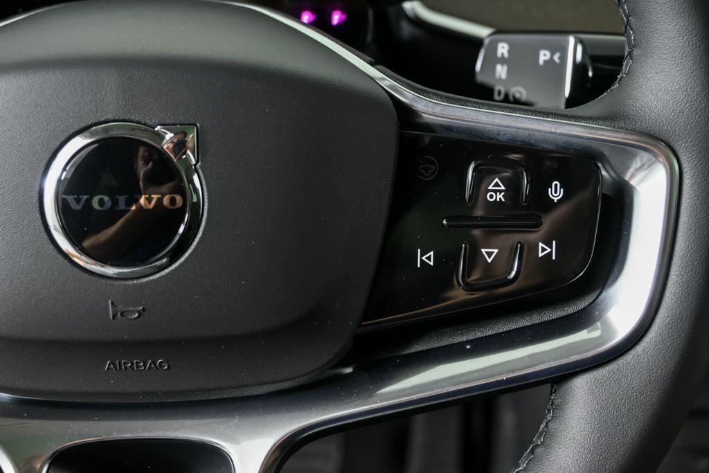 new 2025 Volvo EX90 car