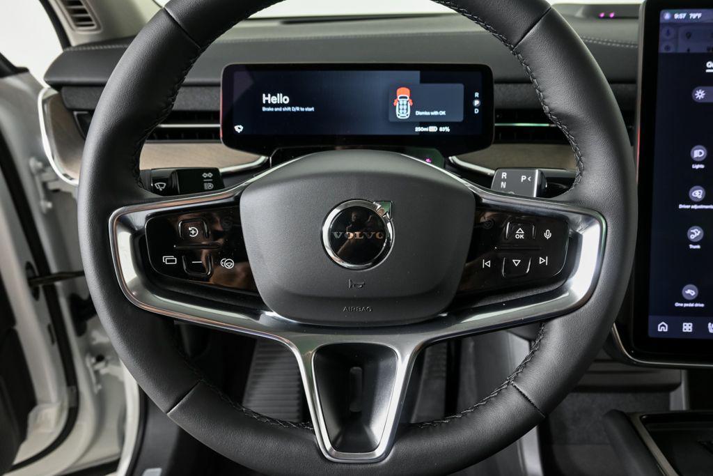 new 2025 Volvo EX90 car