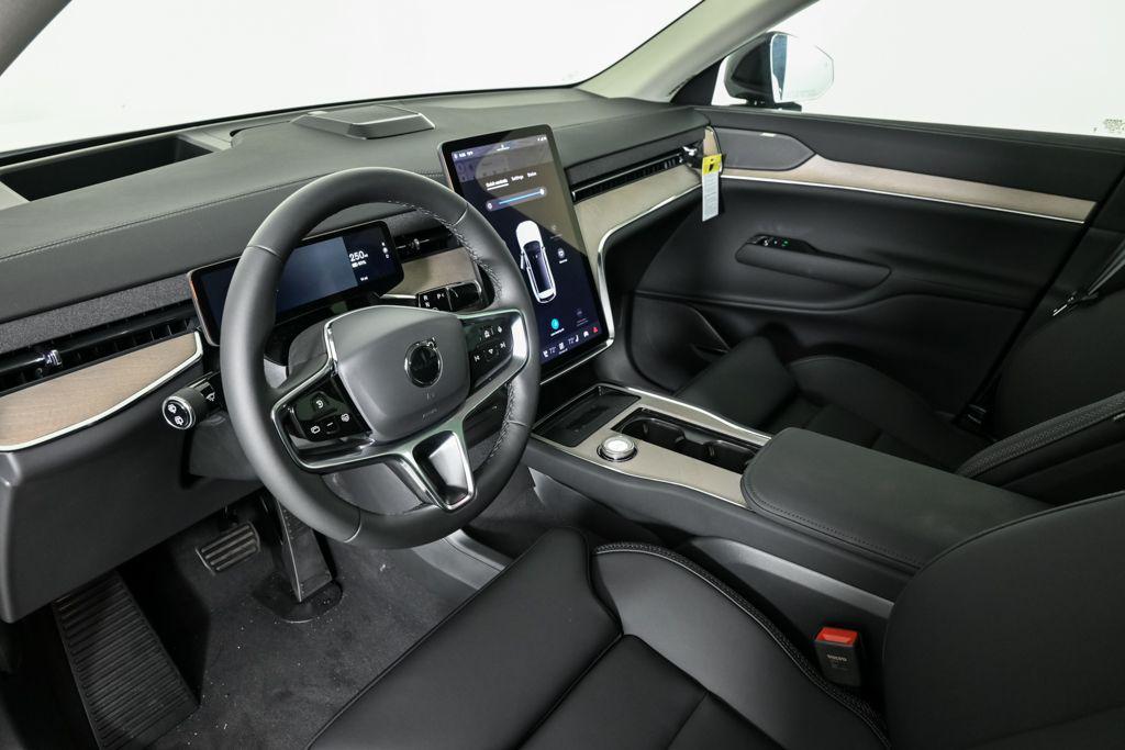 new 2025 Volvo EX90 car