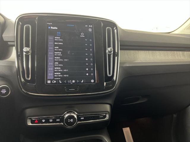 new 2025 Volvo XC40 car, priced at $49,015