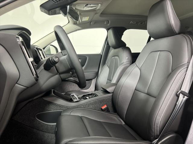 new 2025 Volvo XC40 car, priced at $49,015