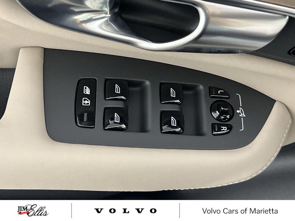 new 2025 Volvo XC90 car, priced at $58,513