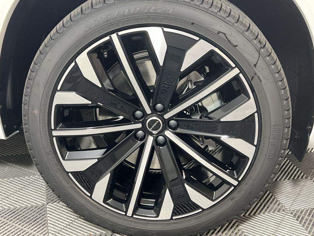 new 2026 Volvo XC90 car, priced at $75,155