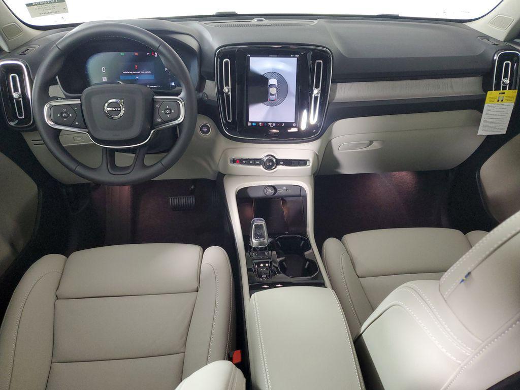 new 2025 Volvo XC40 car, priced at $44,409