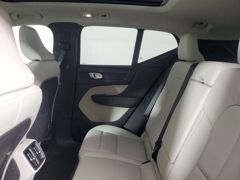 new 2025 Volvo XC40 car, priced at $44,409