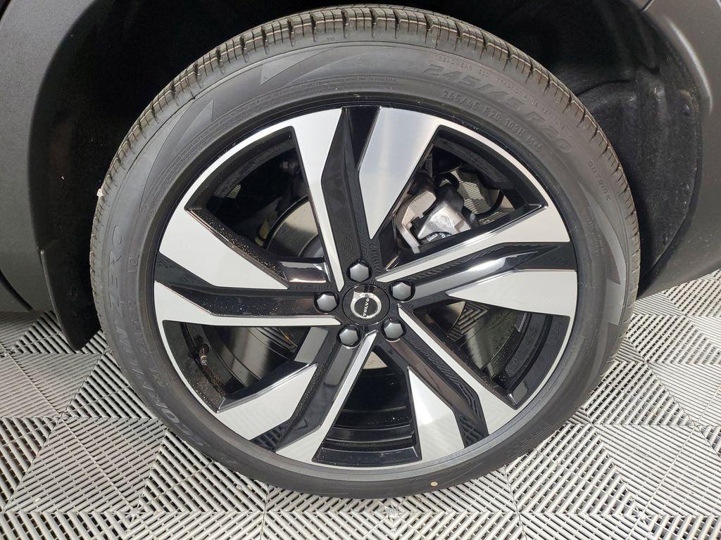 new 2025 Volvo XC40 car, priced at $44,409