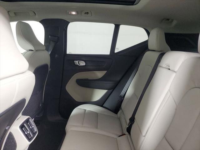 new 2025 Volvo XC40 car, priced at $51,565