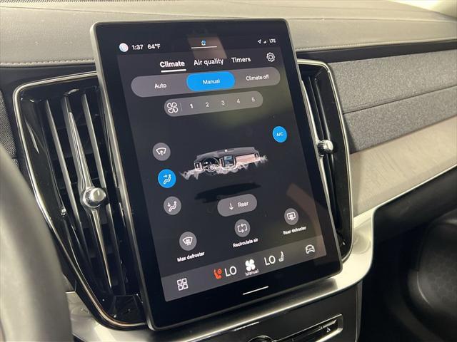new 2025 Volvo XC90 Plug-In Hybrid car