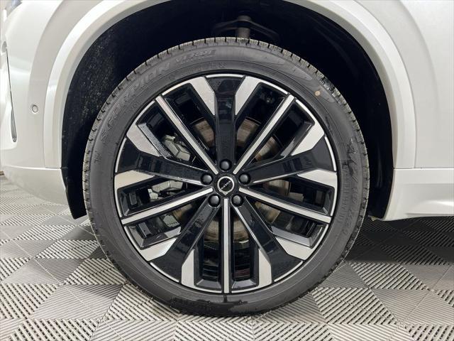 new 2025 Volvo XC90 Plug-In Hybrid car