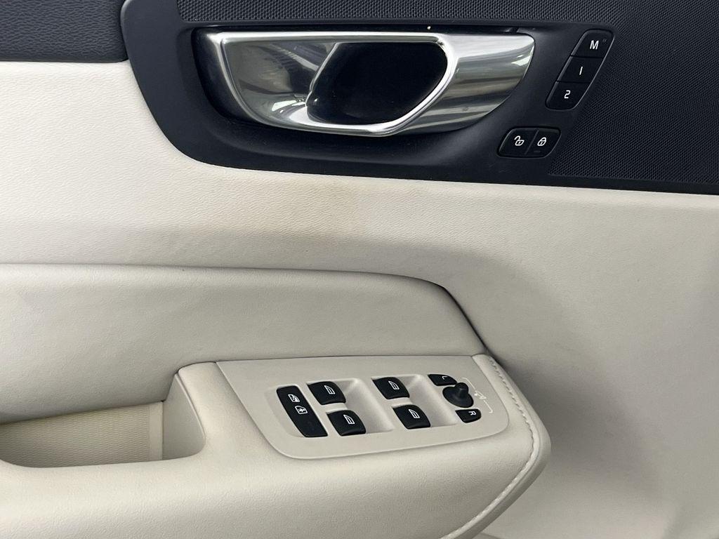 used 2023 Volvo XC60 car, priced at $30,927