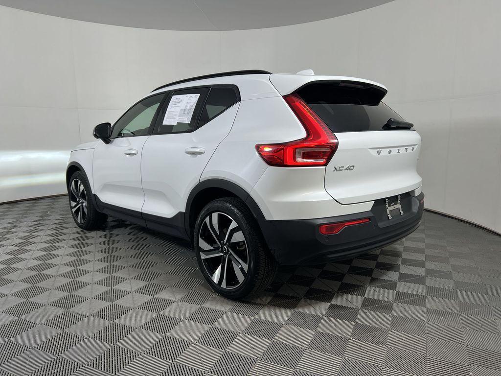 used 2025 Volvo XC40 car, priced at $35,857