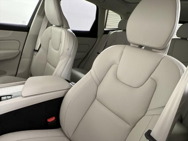 new 2026 Volvo XC60 car, priced at $63,935