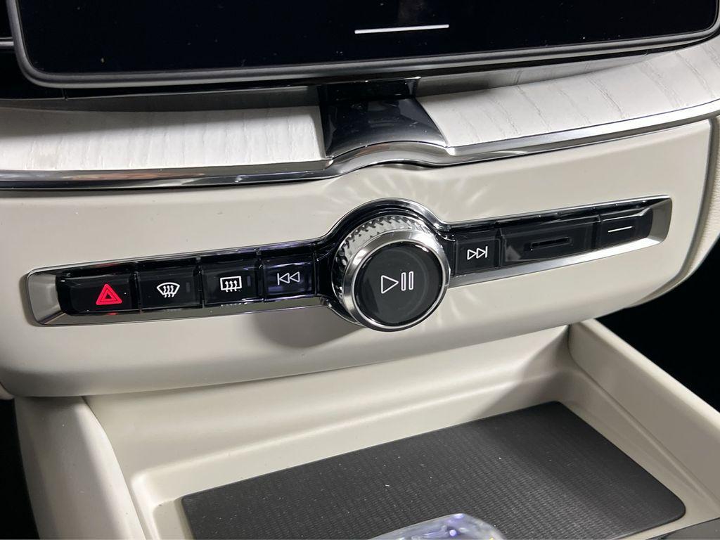 new 2026 Volvo XC60 car, priced at $62,935