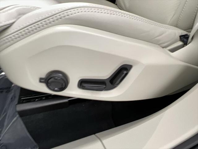 new 2026 Volvo XC60 car, priced at $63,935