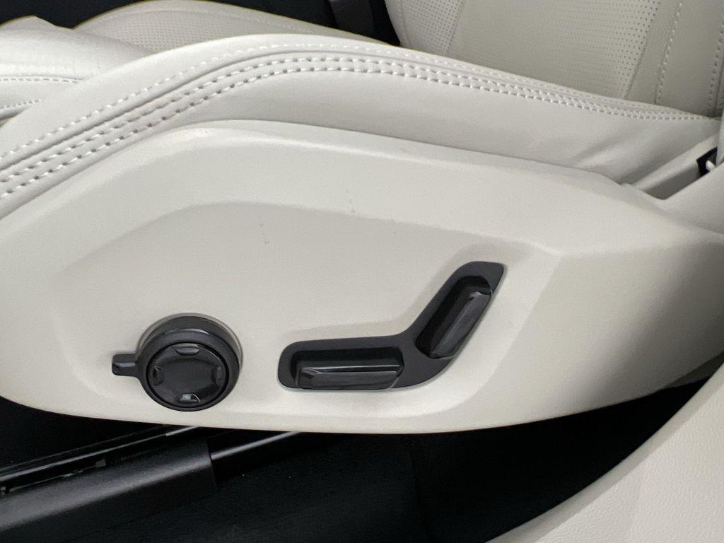new 2026 Volvo XC60 car