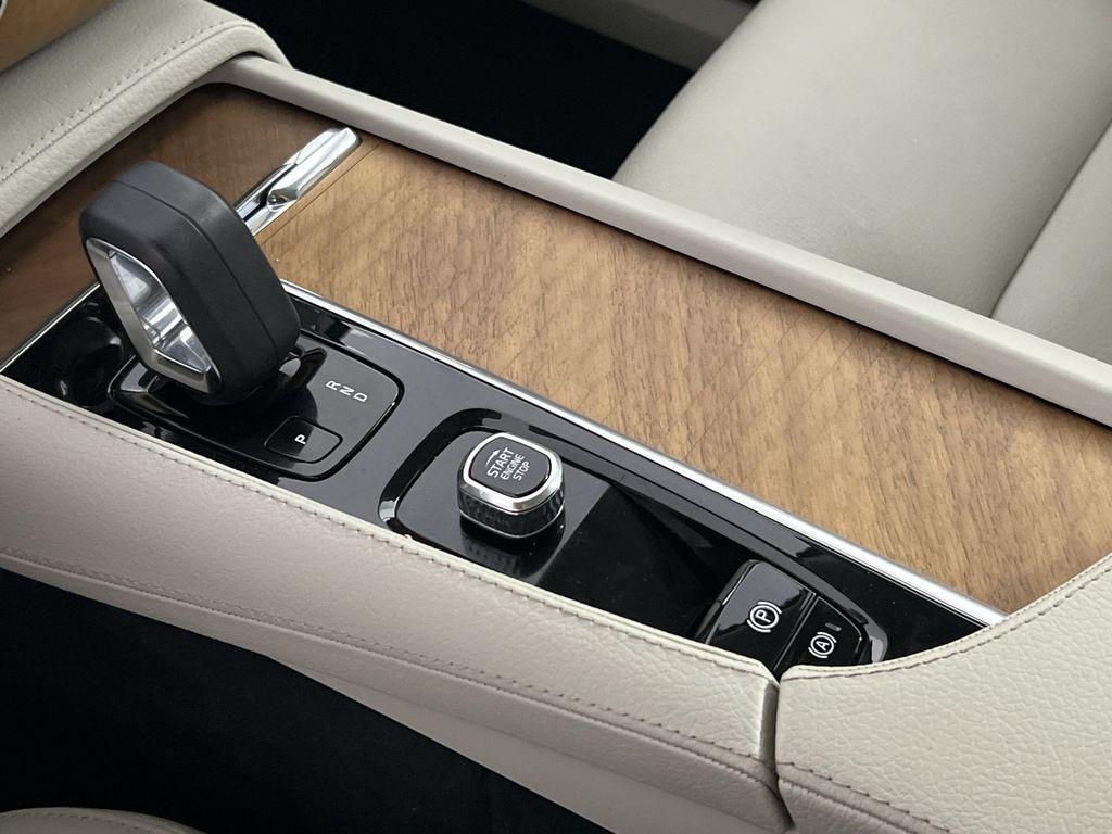 used 2022 Volvo XC90 Recharge Plug-In Hybrid car, priced at $40,899