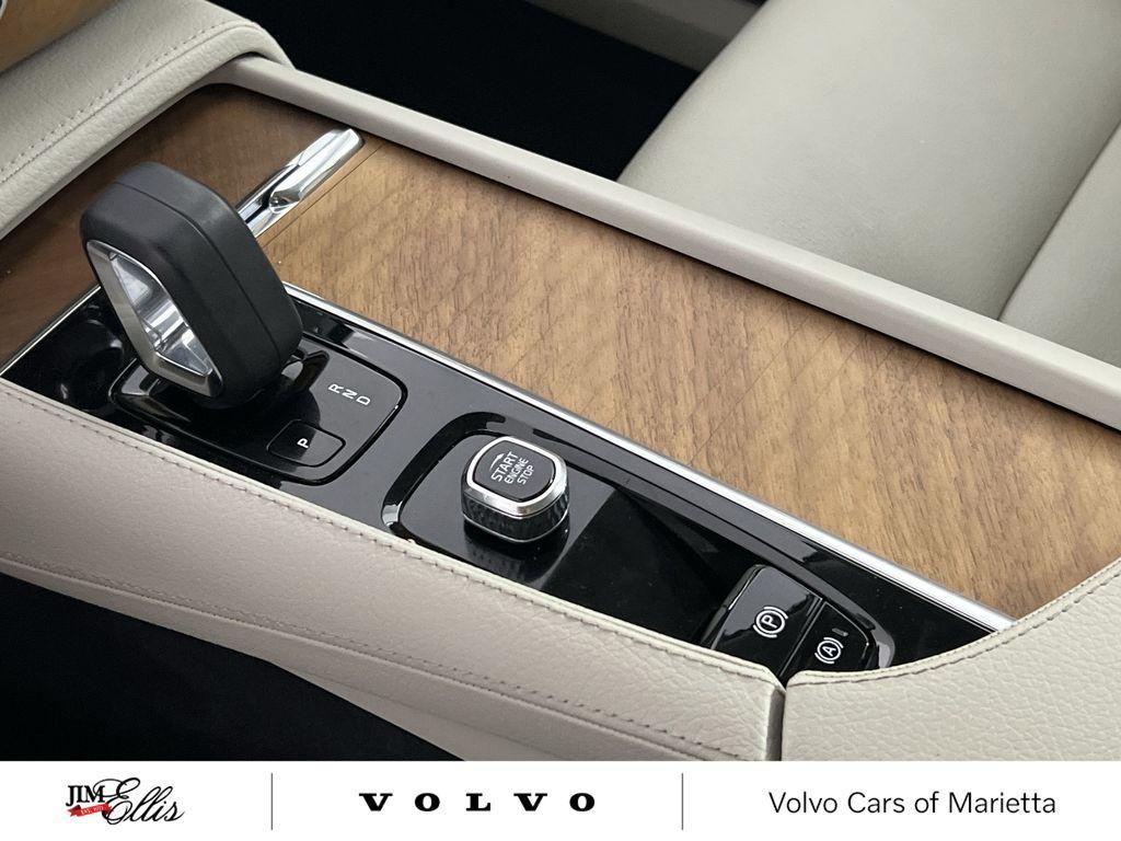 used 2022 Volvo XC90 Recharge Plug-In Hybrid car, priced at $42,487