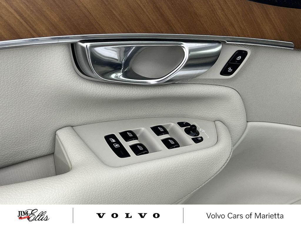 used 2022 Volvo XC90 Recharge Plug-In Hybrid car, priced at $42,487