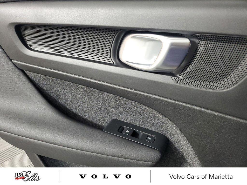 new 2025 Volvo XC40 car, priced at $41,414
