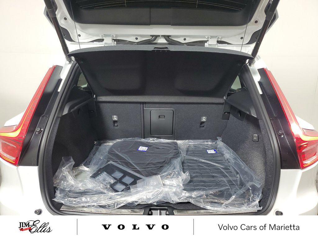 new 2025 Volvo XC40 car, priced at $41,414