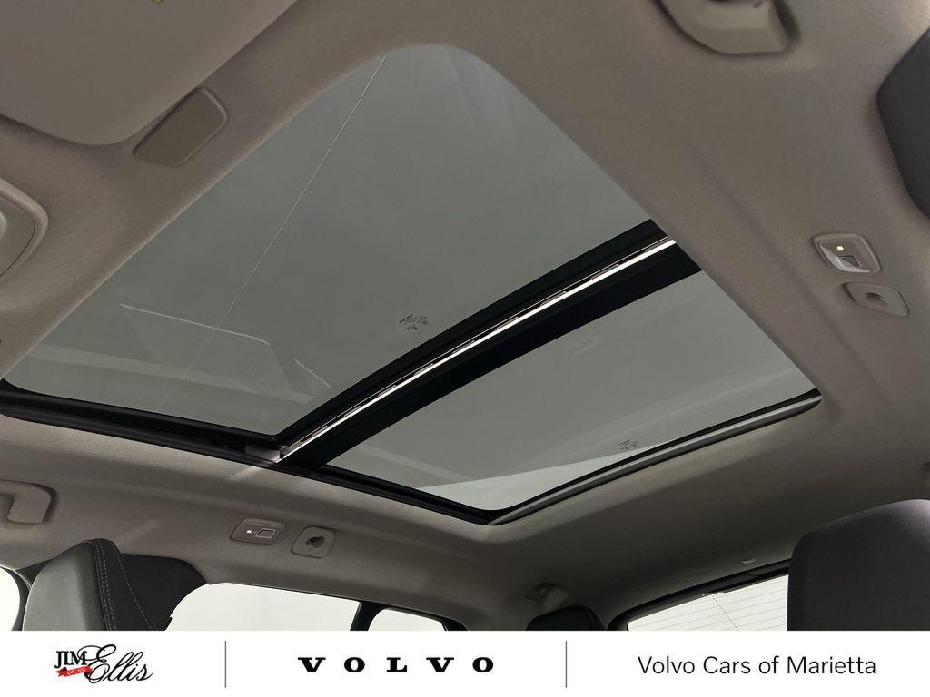 new 2025 Volvo XC40 car, priced at $41,049