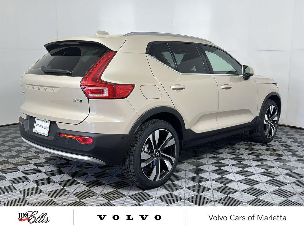 new 2025 Volvo XC40 car, priced at $41,049