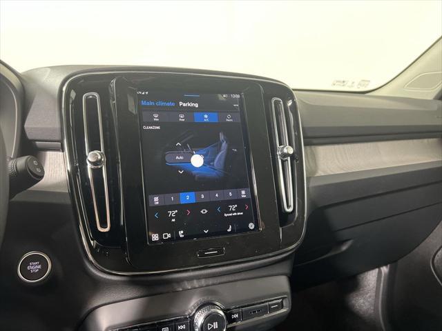 new 2025 Volvo XC40 car, priced at $49,610