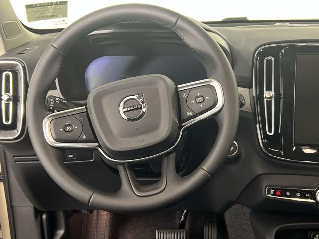 new 2025 Volvo XC40 car, priced at $49,610