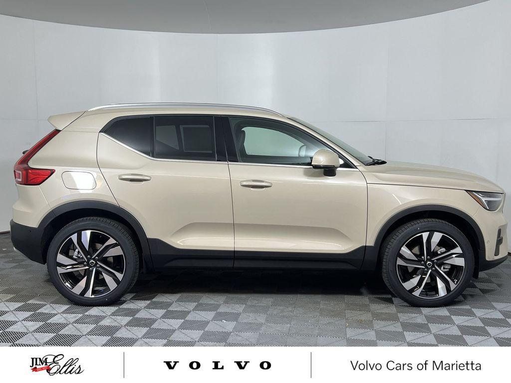 new 2025 Volvo XC40 car, priced at $41,049