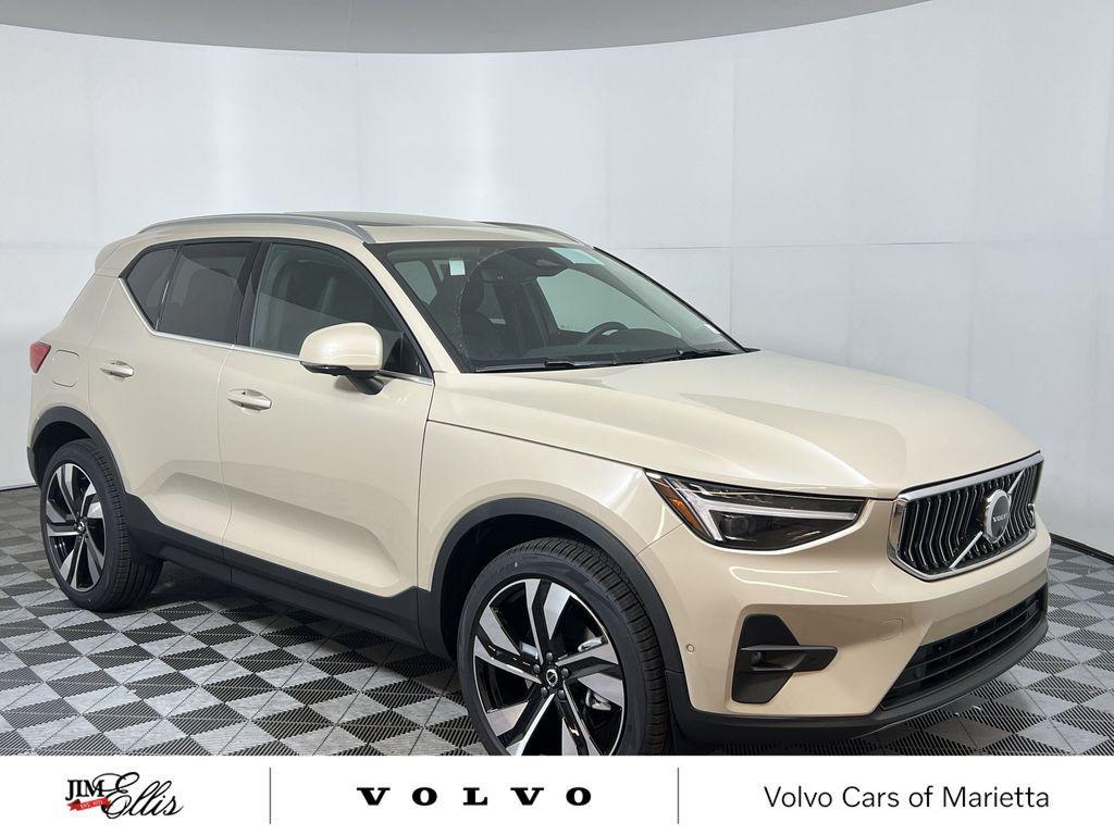 new 2025 Volvo XC40 car, priced at $41,049