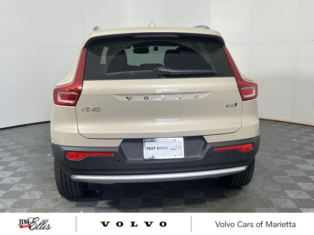 new 2025 Volvo XC40 car, priced at $41,049