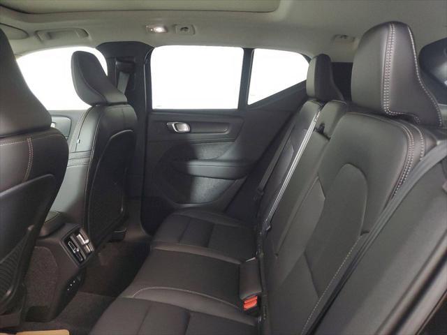new 2025 Volvo XC40 car, priced at $45,035