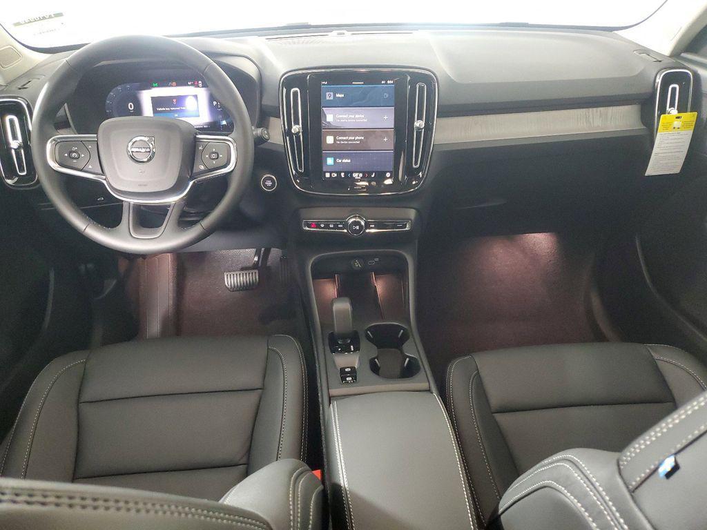new 2025 Volvo XC40 car, priced at $36,932