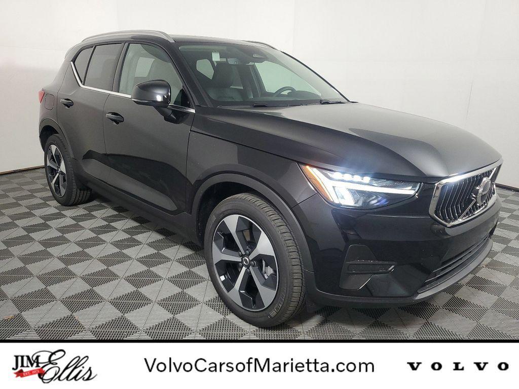 new 2025 Volvo XC40 car, priced at $39,432