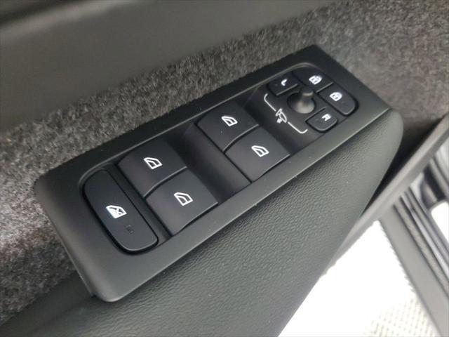 new 2025 Volvo XC40 car, priced at $45,035
