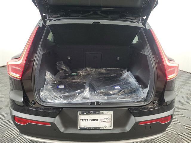 new 2025 Volvo XC40 car, priced at $45,035