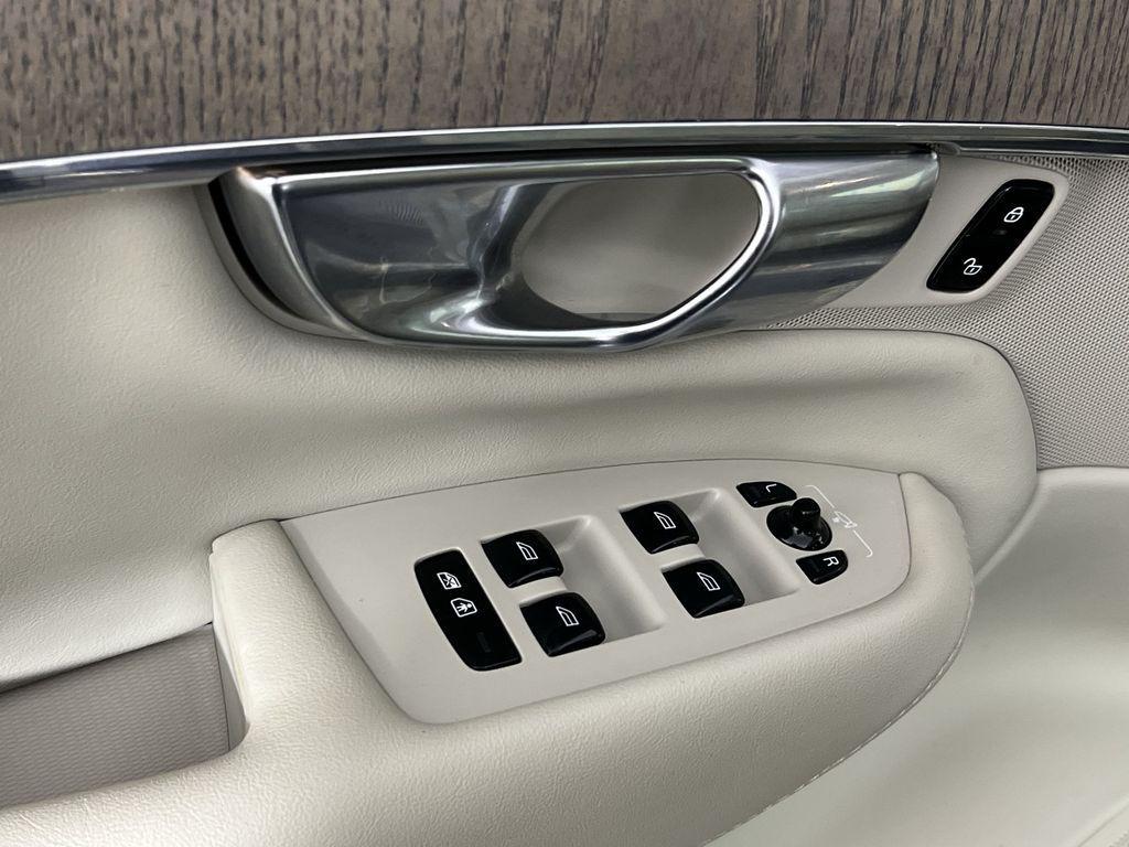 used 2022 Volvo XC90 car, priced at $40,485