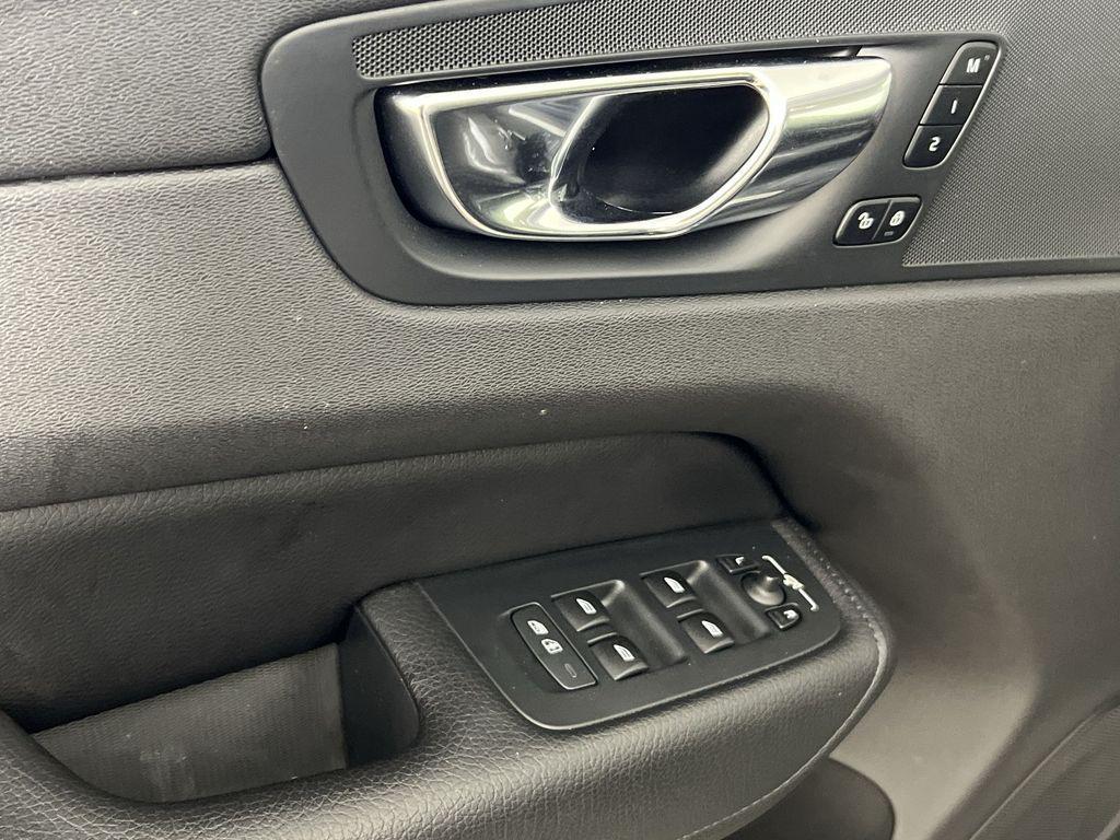 used 2021 Volvo XC60 car, priced at $23,977