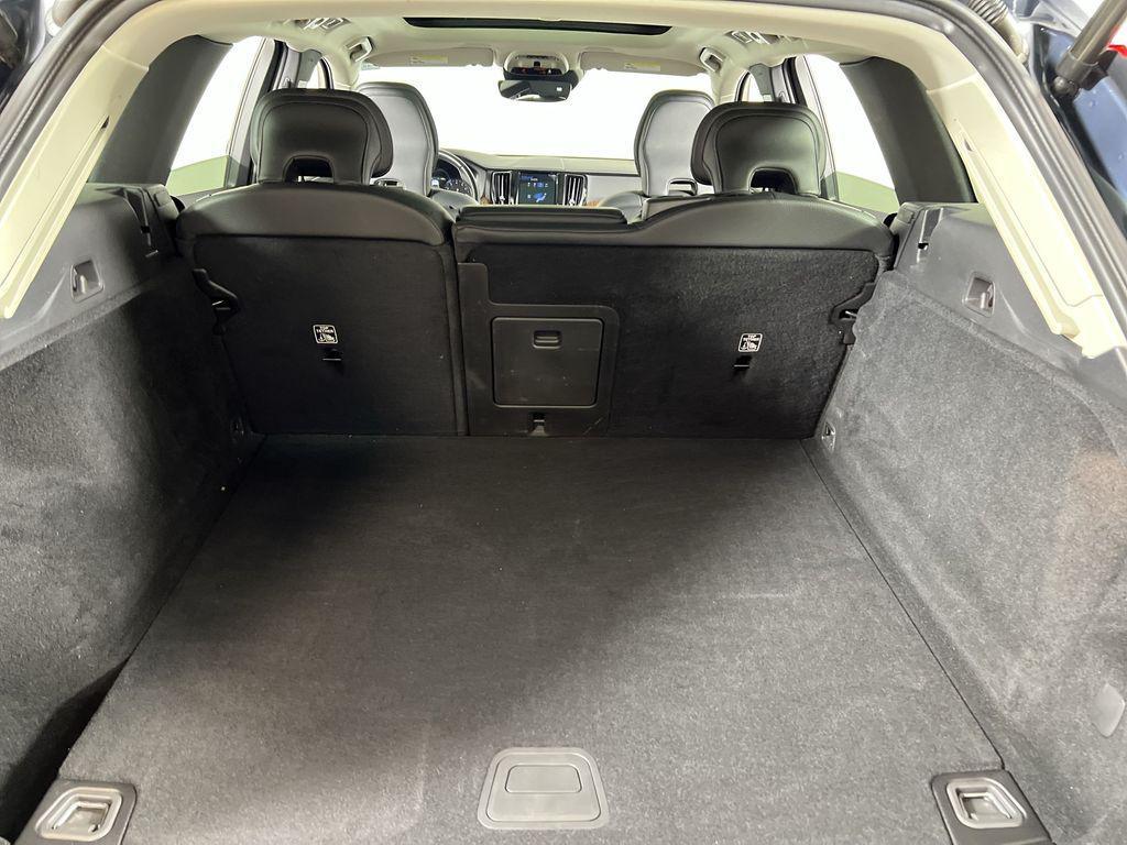 used 2021 Volvo XC60 car, priced at $23,977