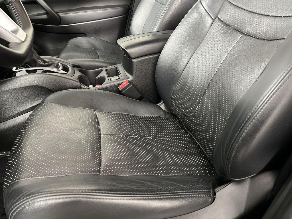 used 2019 Nissan Rogue car, priced at $16,517