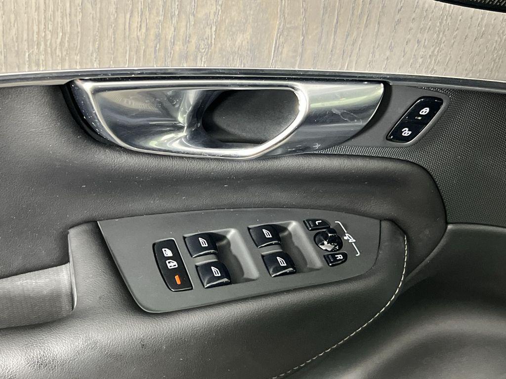 used 2022 Volvo XC90 car, priced at $40,884