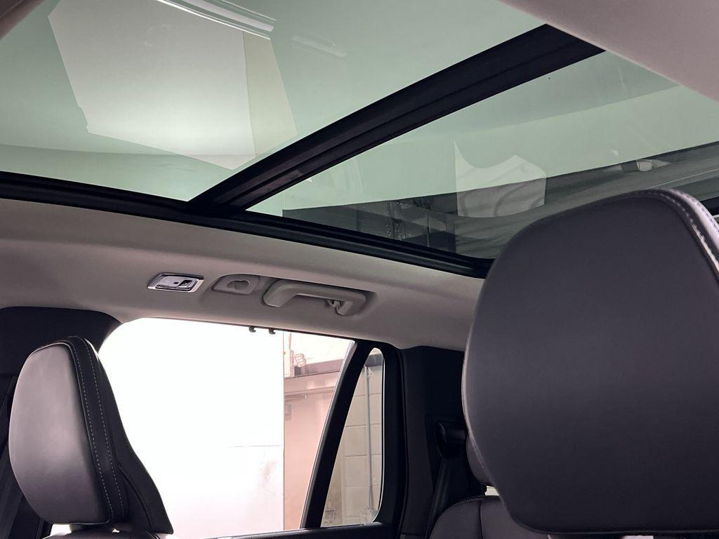 used 2022 Volvo XC90 car, priced at $40,884
