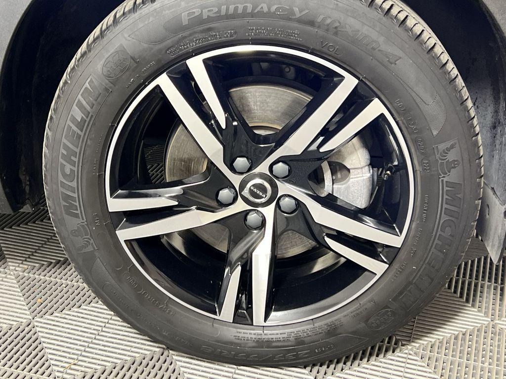 used 2023 Volvo XC40 car, priced at $25,560