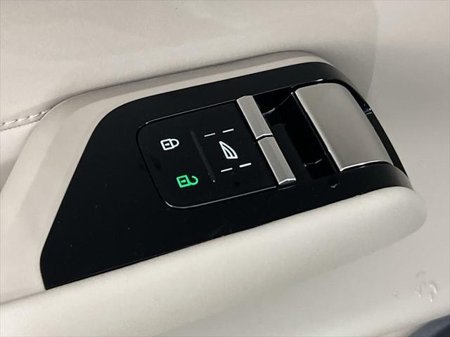 new 2025 Volvo EX90 car, priced at $95,140
