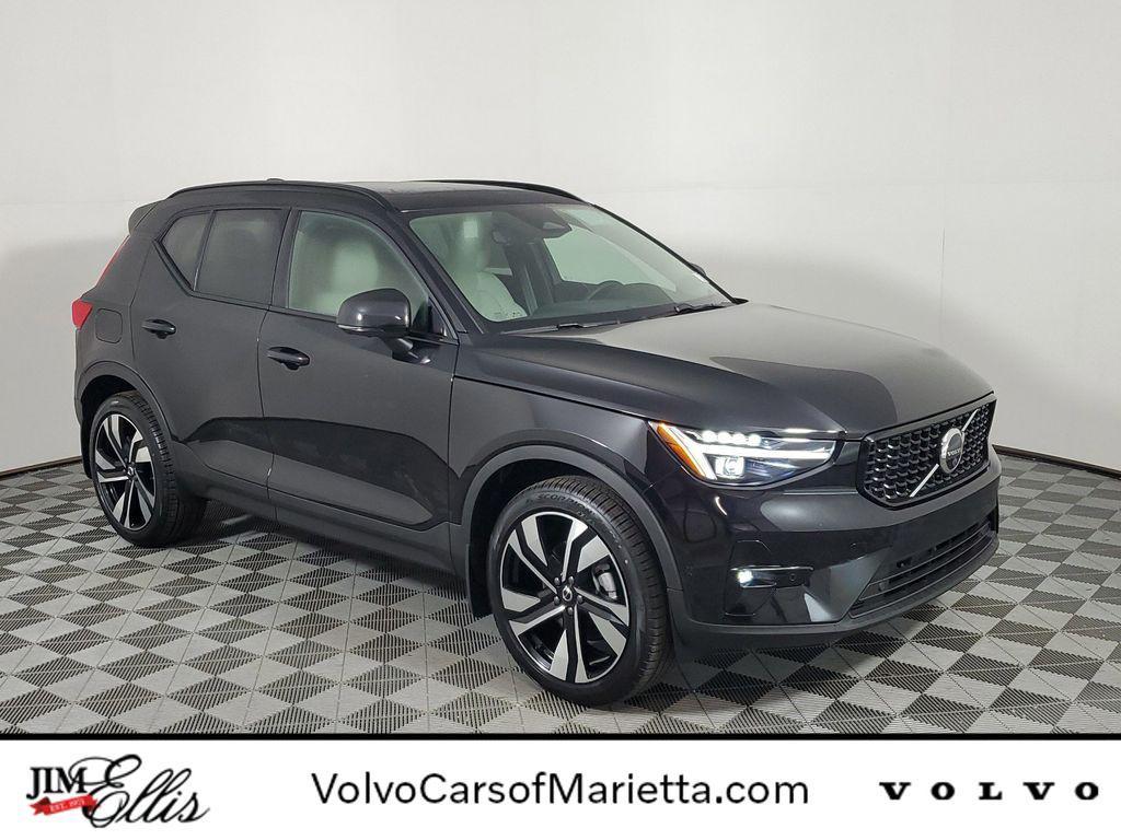 new 2025 Volvo XC40 car, priced at $42,820