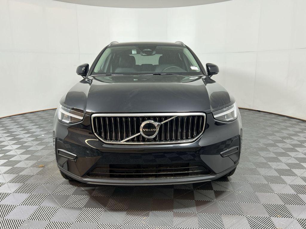 new 2025 Volvo XC40 car, priced at $38,937