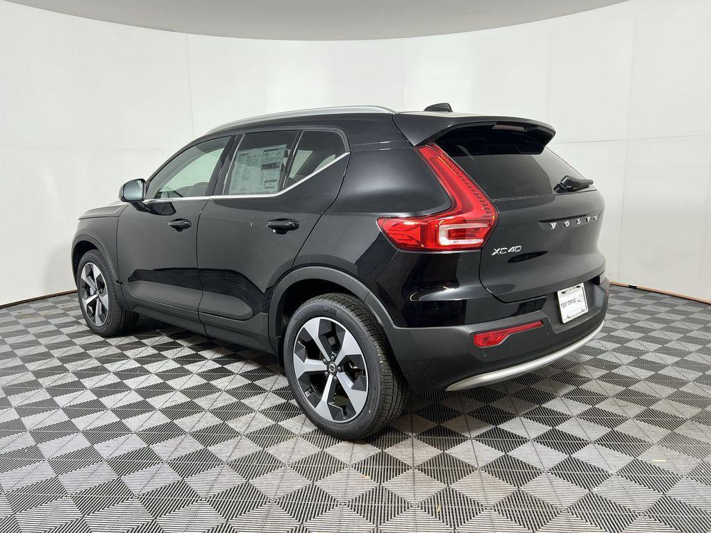 new 2025 Volvo XC40 car, priced at $38,937