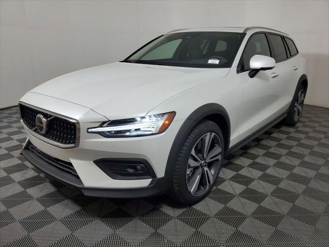 new 2024 Volvo V60 Cross Country car, priced at $53,760